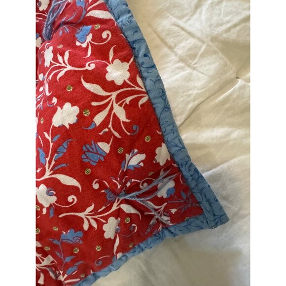 Vintage-Style Handmade Patchwork Quilt 82”x72” – Cozy Farmhouse Shabby Chic Red - Picture 6 of 10